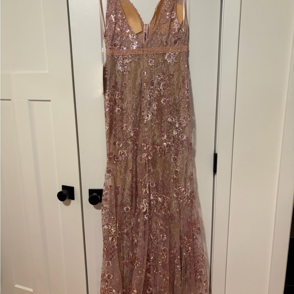Mac Duggal 67481 Floral Embellished Plunge Gown Size 6 NWT Luxury Formal Dress - Picture 12 of 17